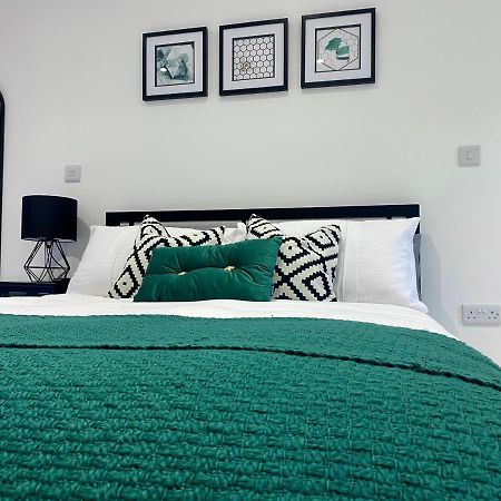 Stylish Studio Apartment In Centre Of سانت كليرز المظهر الخارجي الصورة